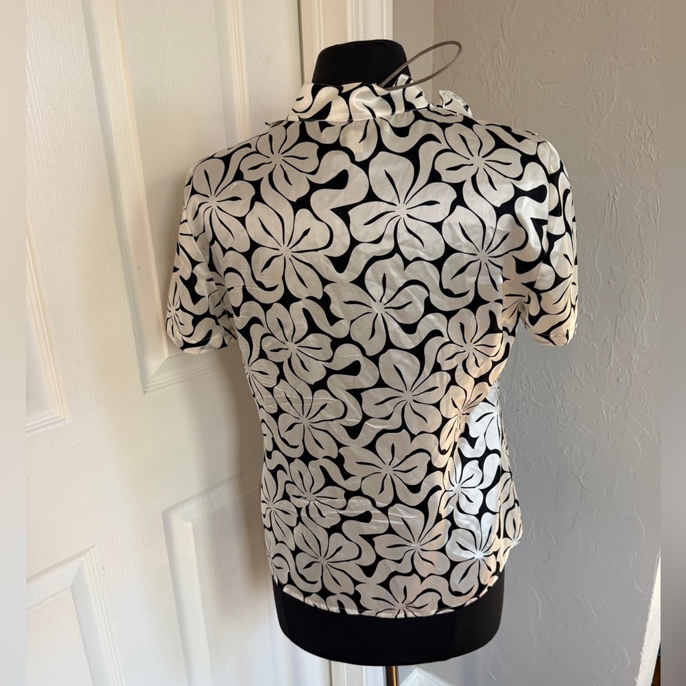 St. John collection silk blouse - Picture 5 of 7